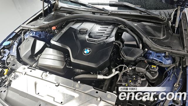 BMW 3-Series 320i Luxury