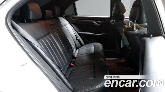 Mercedes-Benz E-Class E220 Bluetec Avantgarde