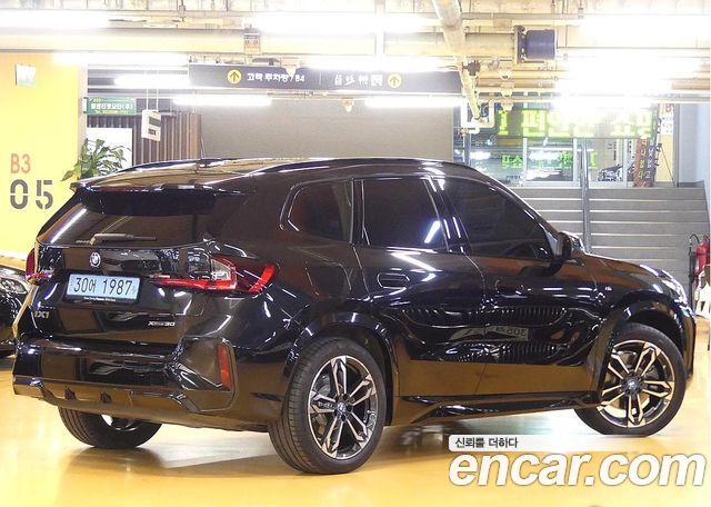 BMW iX1 xDrive 30 M Sport