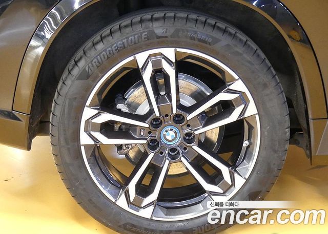 BMW iX1 xDrive 30 M Sport