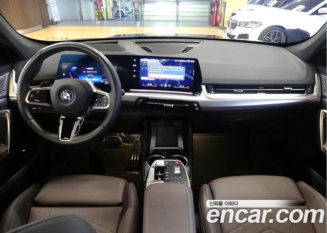 BMW iX1 xDrive 30 M Sport