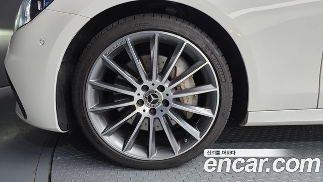 Mercedes-Benz E-Class E350 4MATIC AMG Line