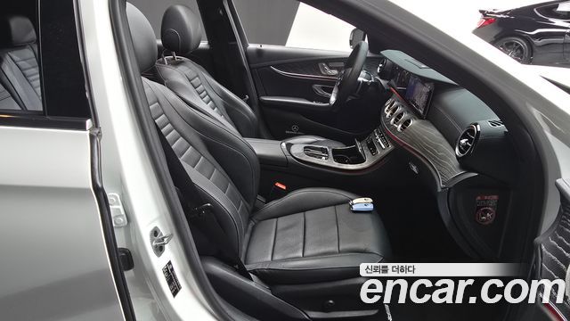 Mercedes-Benz E-Class E350 4MATIC AMG Line