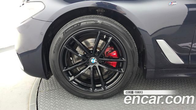 BMW 5-Series 520d xDrive M Sport Package