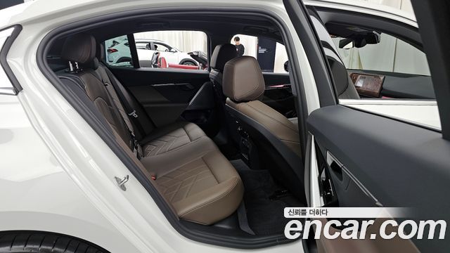 BMW 5Series (G60) 520i