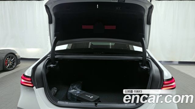 BMW 5Series (G60) 520i