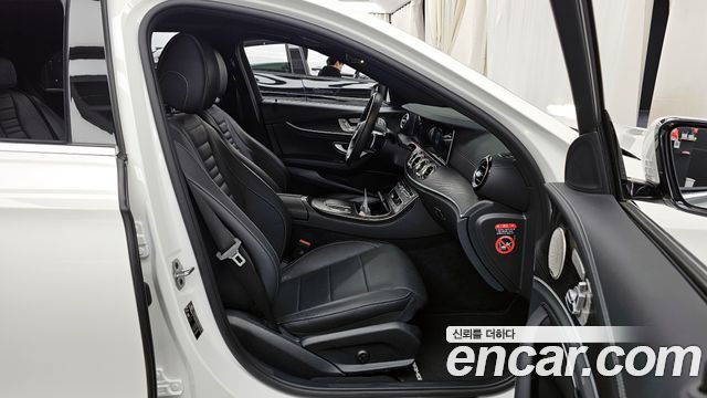 Mercedes-Benz E-Class E220d 4MATIC AMG Line
