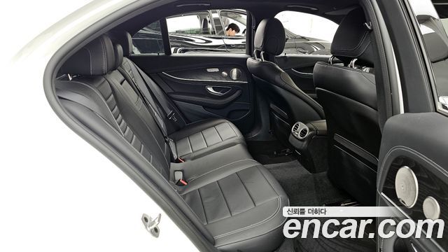 Mercedes-Benz E-Class E220d 4MATIC AMG Line
