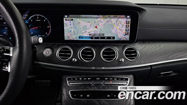 Mercedes-Benz E-Class E220d 4MATIC AMG Line