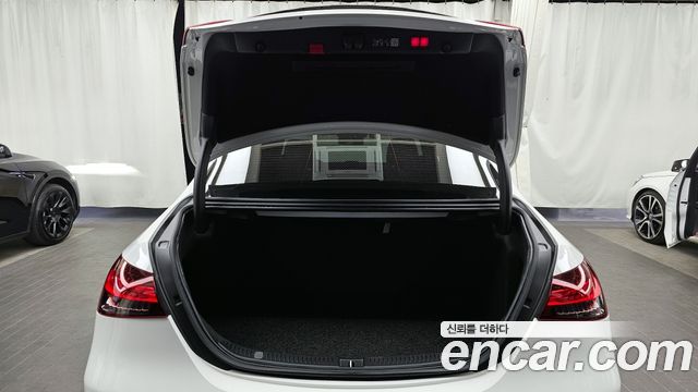 Mercedes-Benz E-Class E220d 4MATIC AMG Line