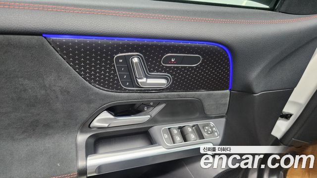 Mercedes-Benz EQB EQB300 4MATIC AMG Line