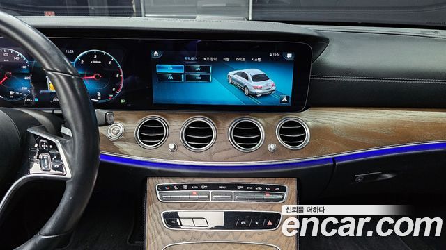 Mercedes-Benz E-Class E220d 4MATIC Exclusive