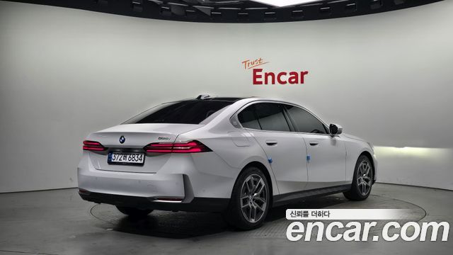 BMW 5-Series 520i