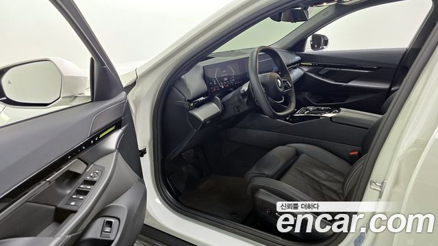 BMW 5-Series 520i