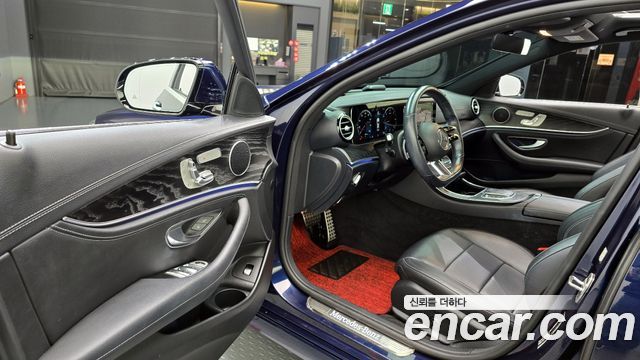 Mercedes-Benz E-Class E220d 4MATIC AMG Line