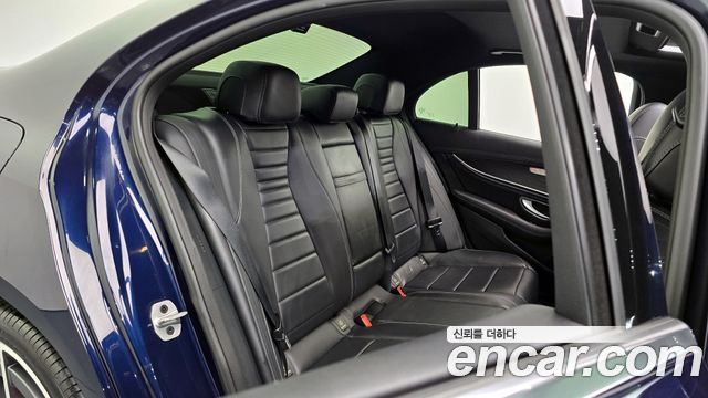Mercedes-Benz E-Class E220d 4MATIC AMG Line