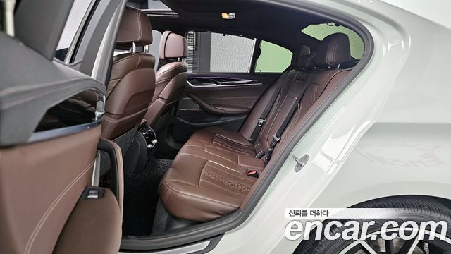 BMW 5-Series 530i xDrive M Sport Package