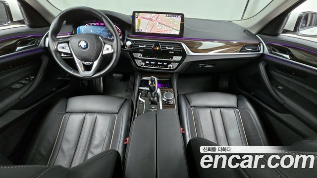 BMW 5-Series 520i Luxury