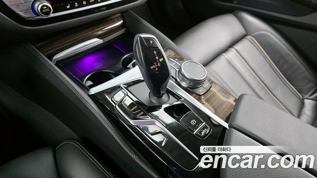 BMW 5-Series 520i Luxury