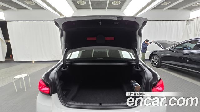 BMW 5-Series 520i Luxury