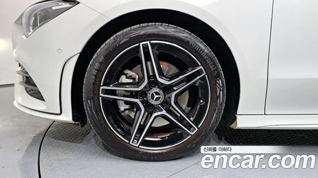 Mercedes-Benz CLA-Class CLA250 4MATIC