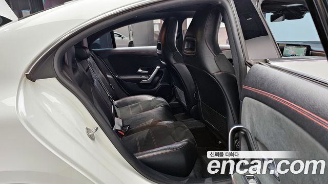 Mercedes-Benz CLA-Class CLA250 4MATIC