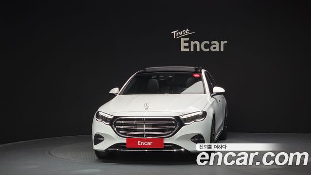 Mercedes-Benz E-Class E300 4MATIC Exclusive