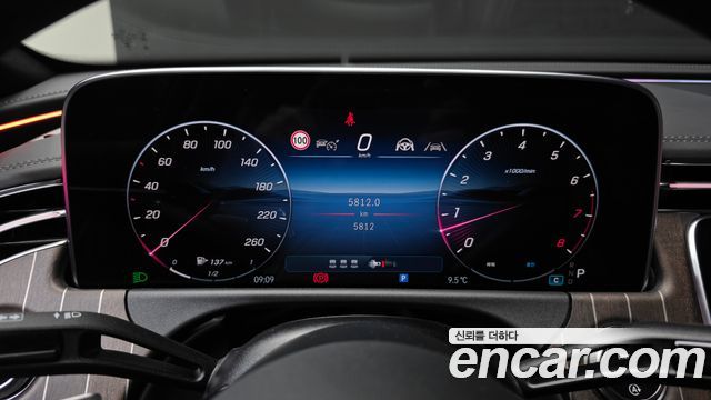 Mercedes-Benz E-Class E300 4MATIC Exclusive