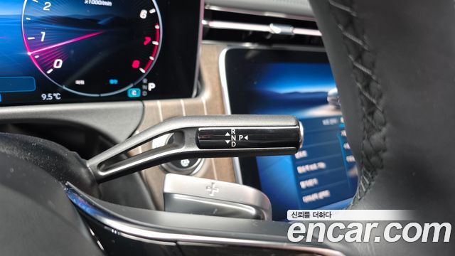 Mercedes-Benz E-Class E300 4MATIC Exclusive