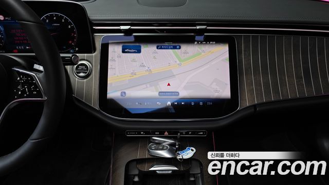 Mercedes-Benz E-Class E300 4MATIC Exclusive