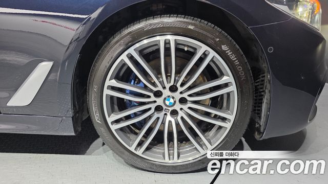 BMW 5-Series 530i xDrive M Sport Package Plus