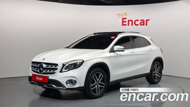 Mercedes-Benz GLA-Class GLA220
