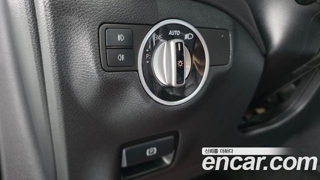 Mercedes-Benz GLA-Class GLA220