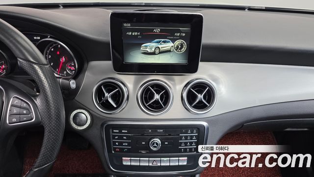Mercedes-Benz GLA-Class GLA220