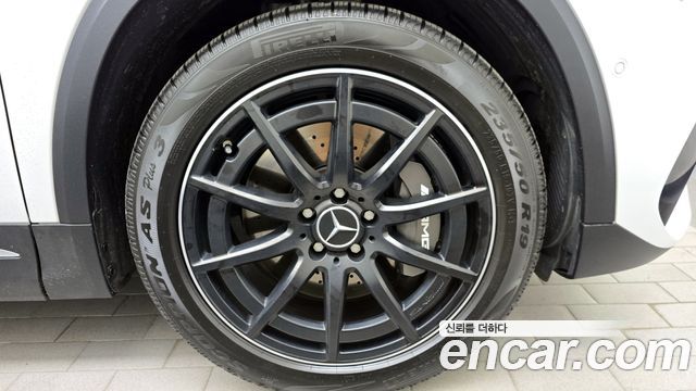 Mercedes-Benz GLA-Class GLA45 AMG 4MATIC+