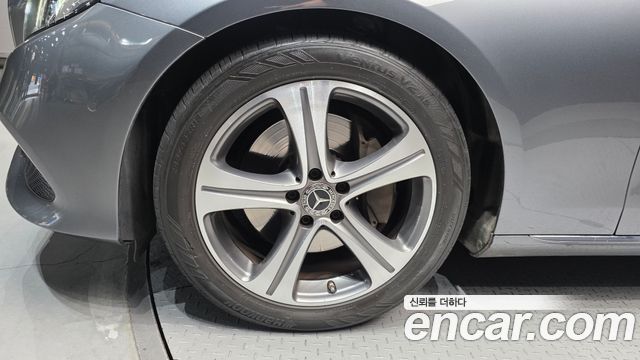Mercedes-Benz E-Class E300 Avantgarde