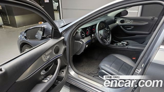 Mercedes-Benz E-Class E300 Avantgarde
