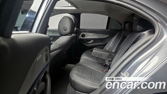 Mercedes-Benz E-Class E300 Avantgarde