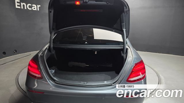 Mercedes-Benz E-Class E300 Avantgarde