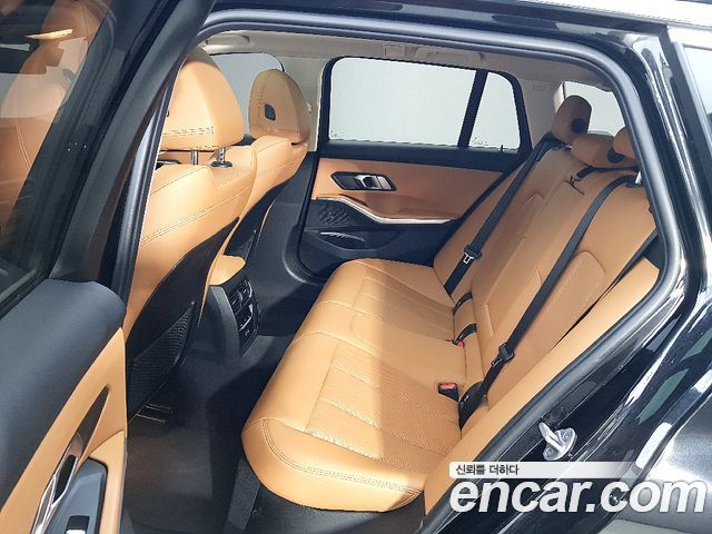 BMW 3-Series 320i Touring