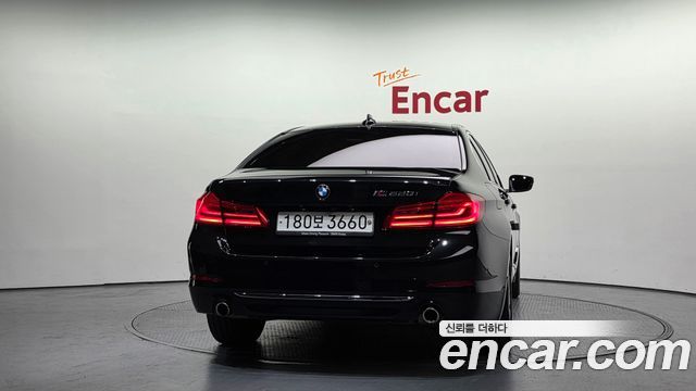 BMW 5-Series 520i Luxury