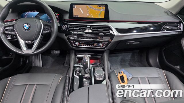 BMW 5-Series 520i Luxury