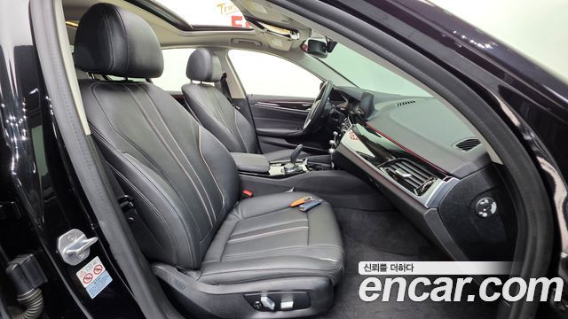 BMW 5-Series 520i Luxury