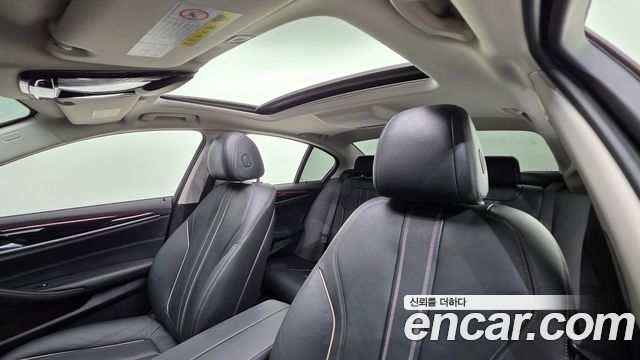 BMW 5-Series 520i Luxury