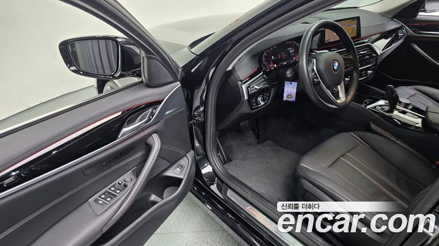 BMW 5-Series 520i Luxury