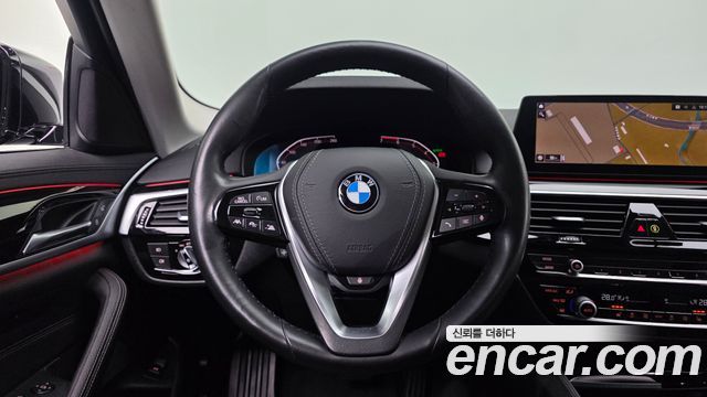 BMW 5-Series 520i Luxury