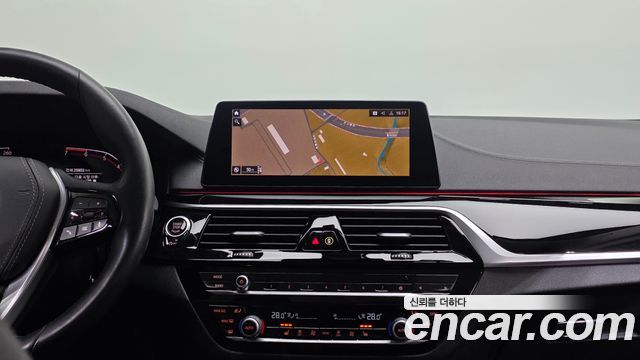 BMW 5-Series 520i Luxury