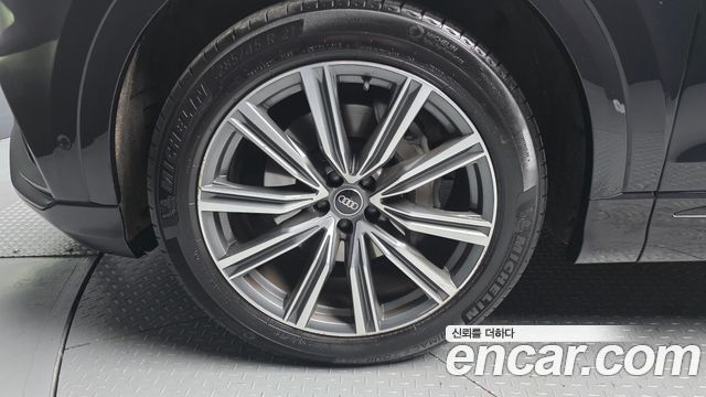 Audi Q8 55 TFSI Quattro Premium