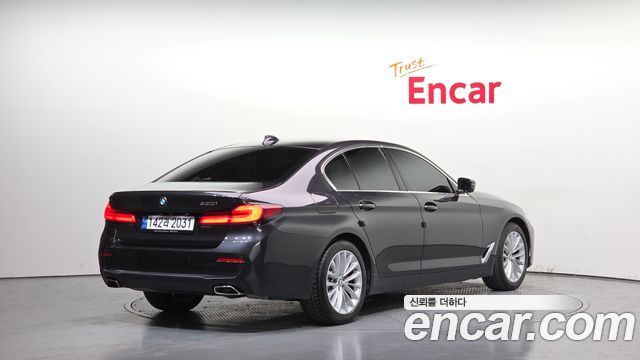 BMW 5-Series 530i Luxury