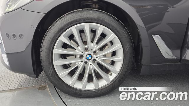 BMW 5-Series 530i Luxury